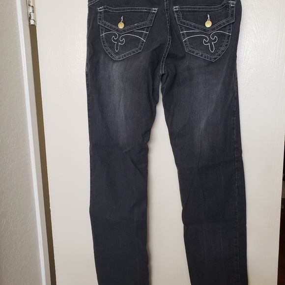 Slim Cut Jeans - Picture 2 of 5